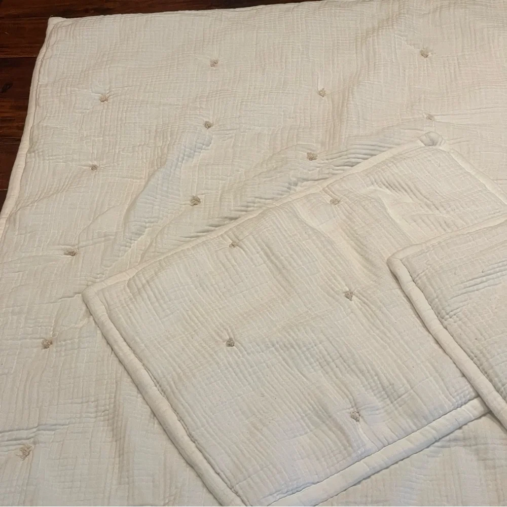 West Elm gauze comforter & shams f-Q